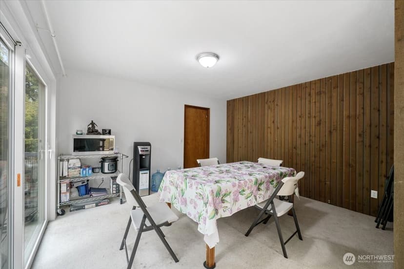 Property photo for 12316 Rebecca Drive SW, Lakewood photo 8