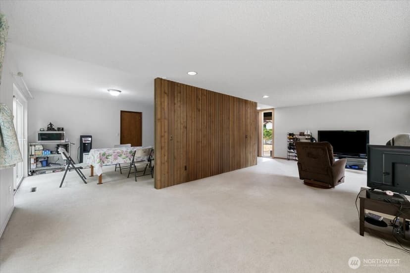 Property photo for 12316 Rebecca Drive SW, Lakewood photo 7