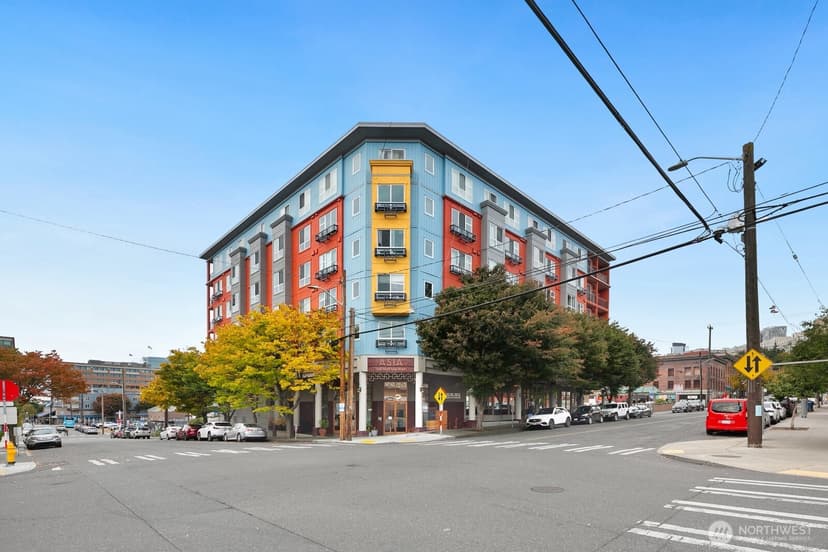 Property photo for 668 S Lane Street #711, Seattle photo 2
