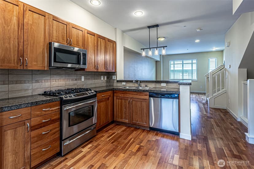Property photo for 2168 Yakima Court, Tacoma photo 8
