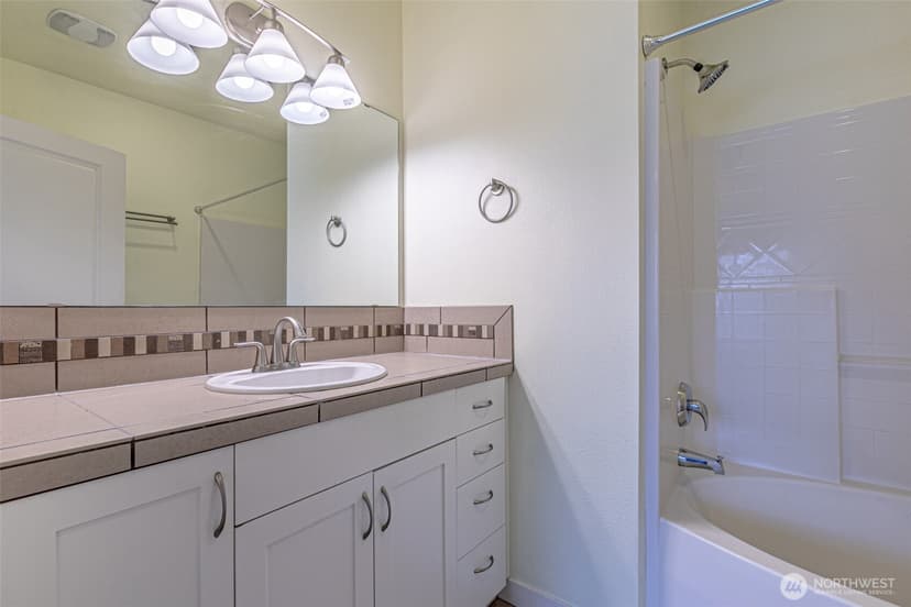Property photo for 2168 Yakima Court, Tacoma photo 15
