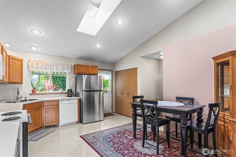Property photo for 3330 18th Street Pl SW, Puyallup photo 6