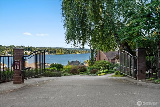 Property photo for 10939 84th Place NE, Kirkland photo 3