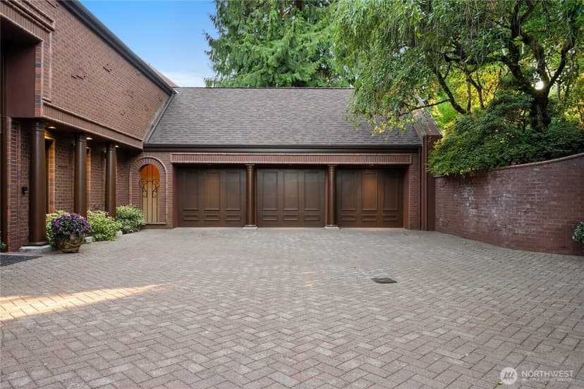 Property photo for 10939 84th Place NE, Kirkland photo 36