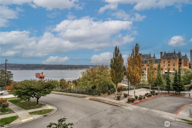 Property photo for 507 N 3rd Street #101, Tacoma photo 2