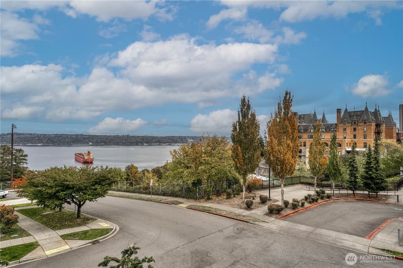 Property photo for 507 N 3rd Street #101, Tacoma photo 2