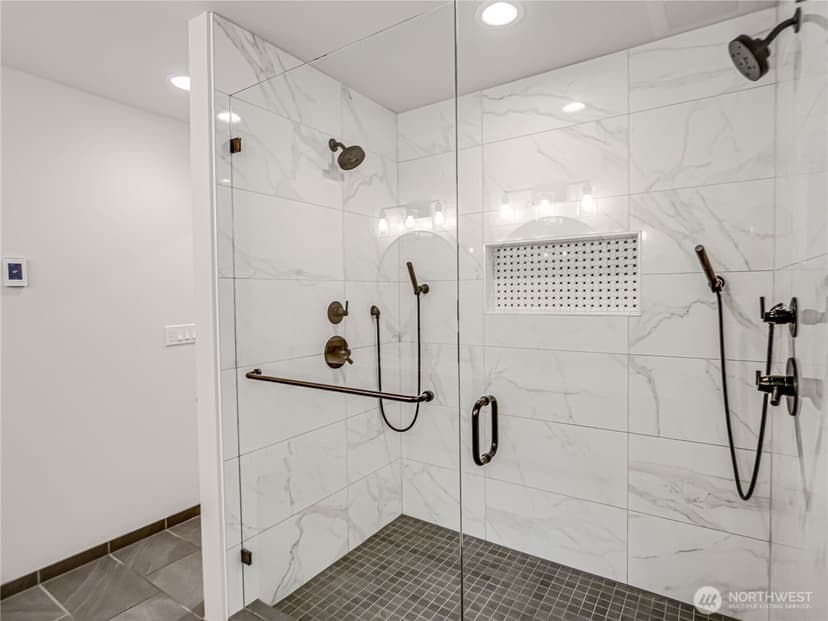 Property photo for 11014 DAYTON Avenue N, Seattle photo 21