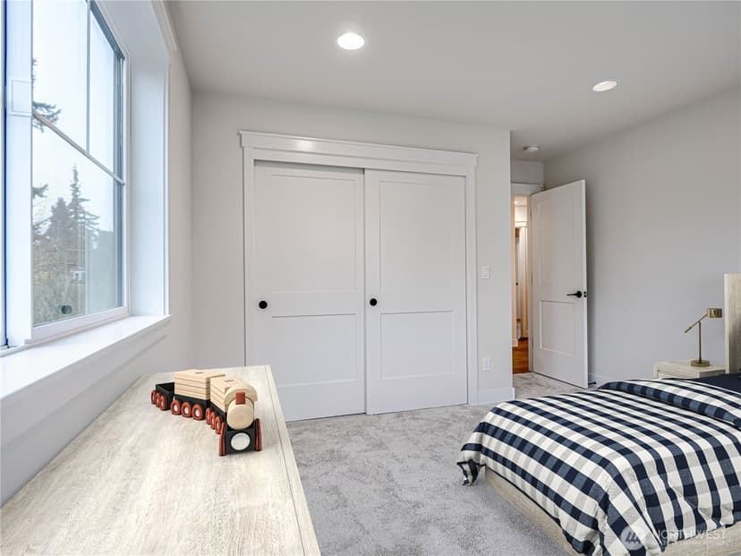Property photo for 11014 DAYTON Avenue N, Seattle photo 25