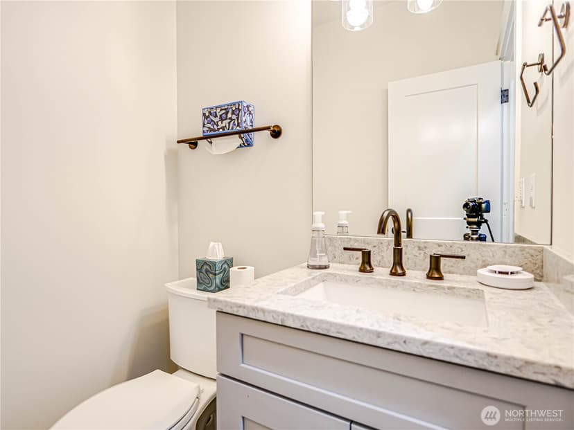 Property photo for 11014 DAYTON Avenue N, Seattle photo 16