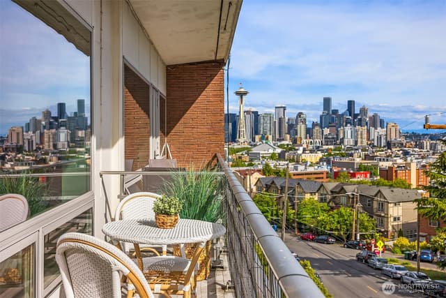 Property photo for 530 W Olympic Place #406, Seattle