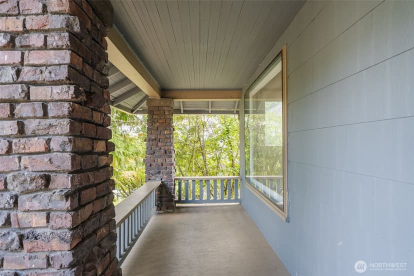 Property photo for 329 NE 51st Street, Seattle photo 3