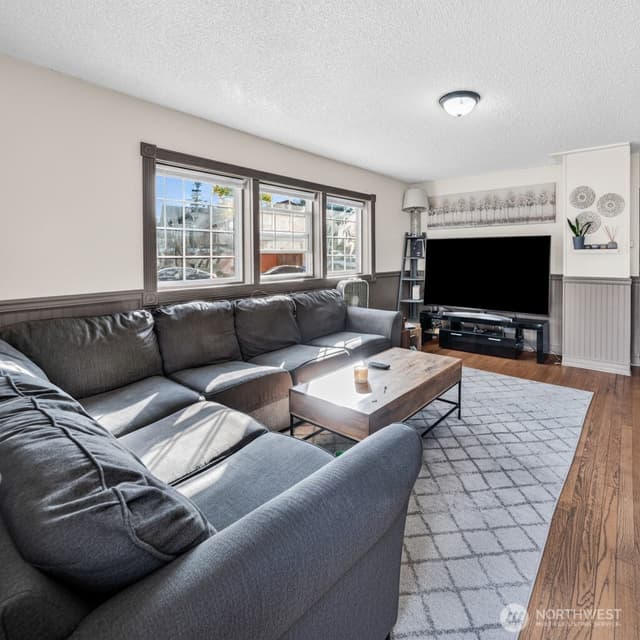 Property photo for 2716 NE 5th Place, Renton photo 4