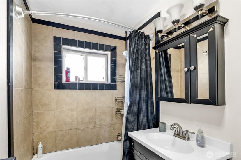 Property photo for 2716 NE 5th Place, Renton photo 16