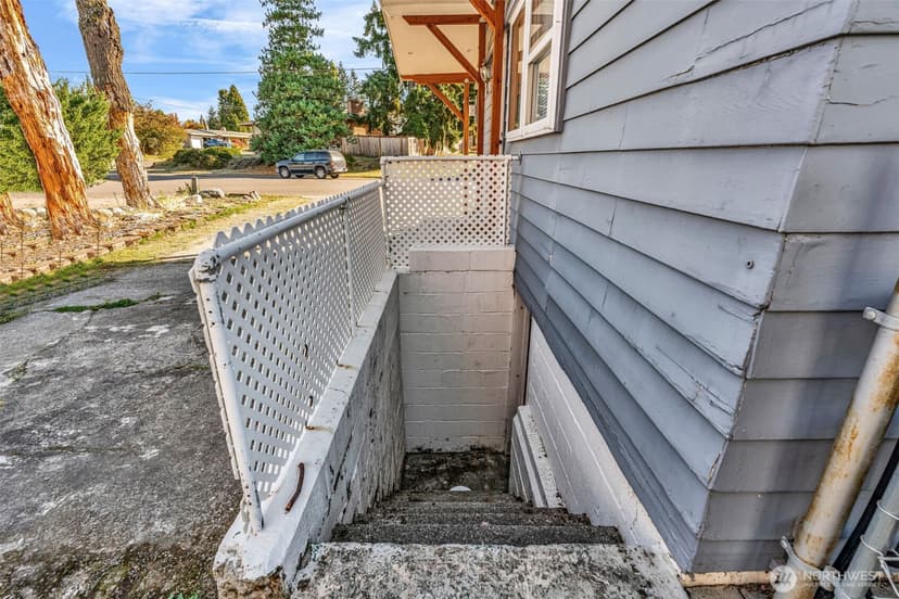 Property photo for 2716 NE 5th Place, Renton photo 17