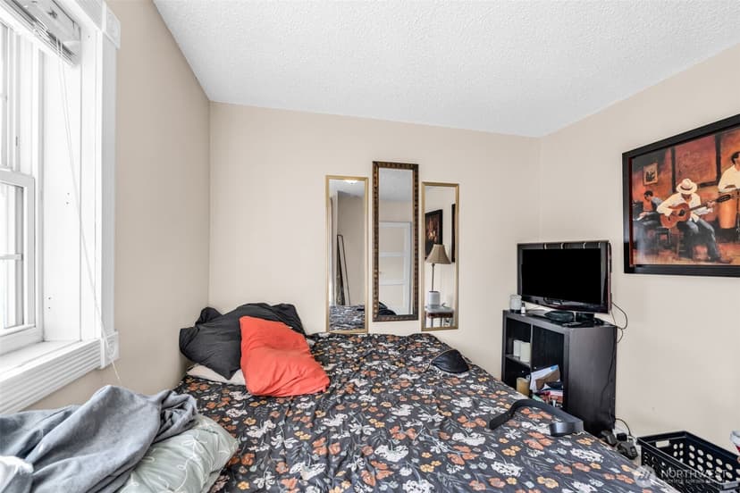 Property photo for 2716 NE 5th Place, Renton photo 12