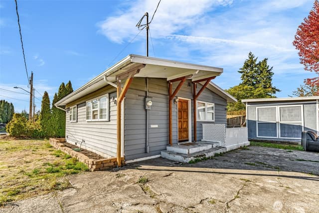 Property photo for 2716 NE 5th Place, Renton photo 3