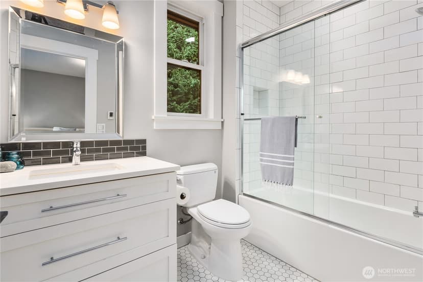 Property photo for 3123 E Lake Sammamish Parkway NE, Sammamish photo 35