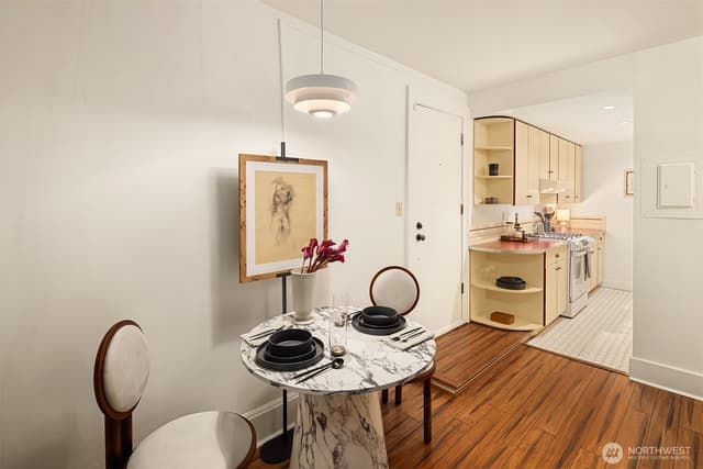 Property photo for 1112 Broadway E #102, Seattle photo 4