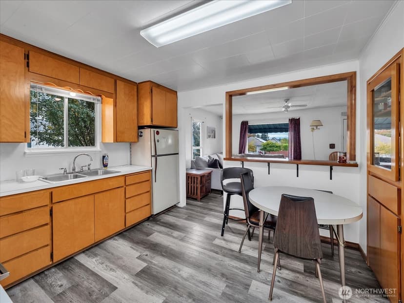Property photo for 2426 Pine Street, Everett photo 5