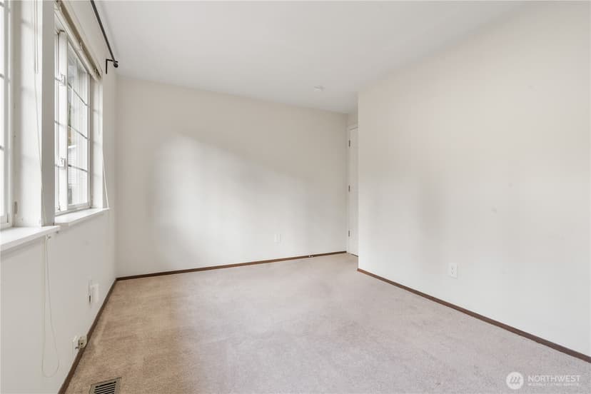 Property photo for 15414 SE 17th Street, Bellevue photo 18