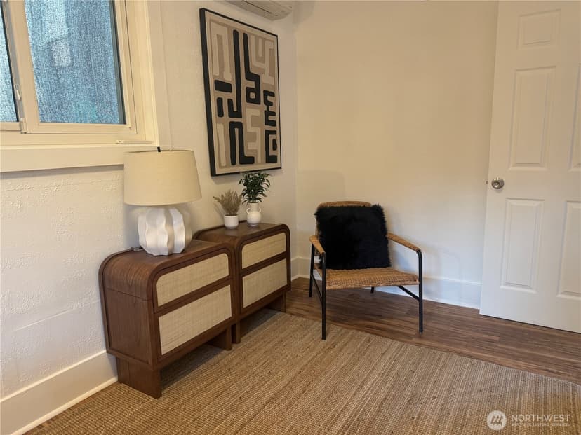 Property photo for 833 NW 52nd Street, Seattle photo 15
