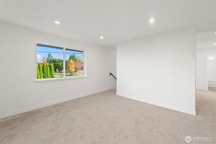 Property photo for 3102 44th Avenue NE, Tacoma photo 16