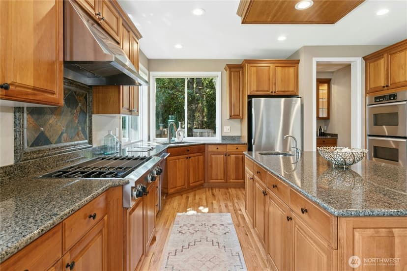 Property photo for 2070 277th Avenue SE, Sammamish photo 10