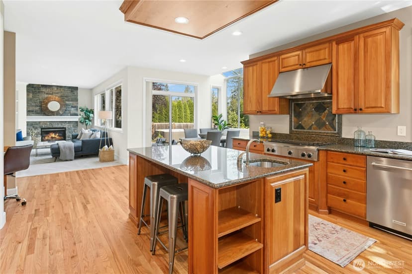 Property photo for 2070 277th Avenue SE, Sammamish photo 13