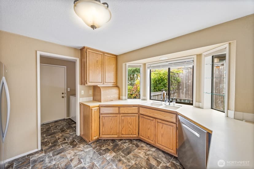 Property photo for 8003 53rd Street Ct W, University Place photo 10