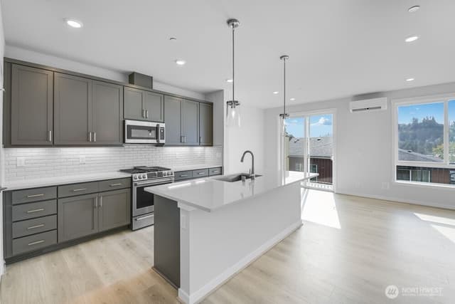 Property photo for 13209 NE 127th Way #C, Kirkland photo 5