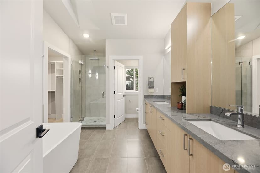 Property photo for 329 N 103rd Street, Seattle photo 25