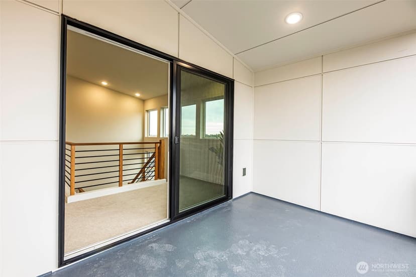 Property photo for 329 N 103rd Street, Seattle photo 17
