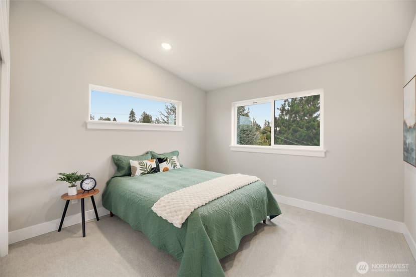 Property photo for 329 N 103rd Street, Seattle photo 18
