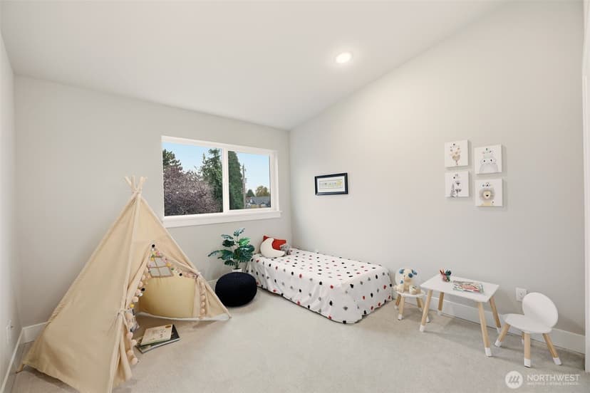 Property photo for 329 N 103rd Street, Seattle photo 21