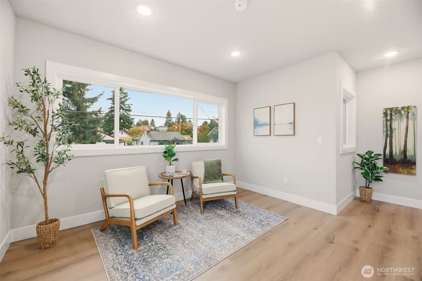 Property photo for 329 N 103rd Street, Seattle photo 3