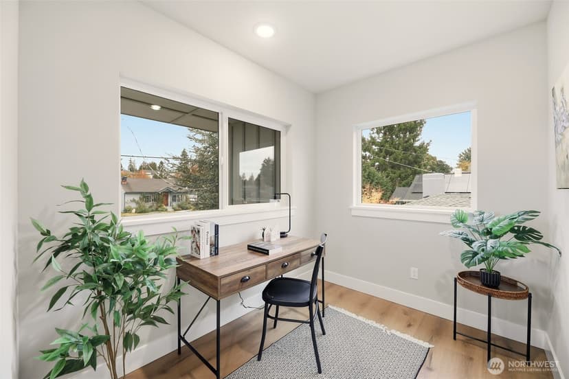 Property photo for 329 N 103rd Street, Seattle photo 5
