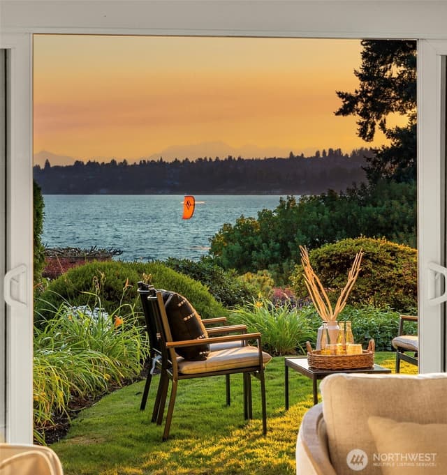 Property photo for 6620 Lake Washington Boulevard NE #101, Kirkland photo 4