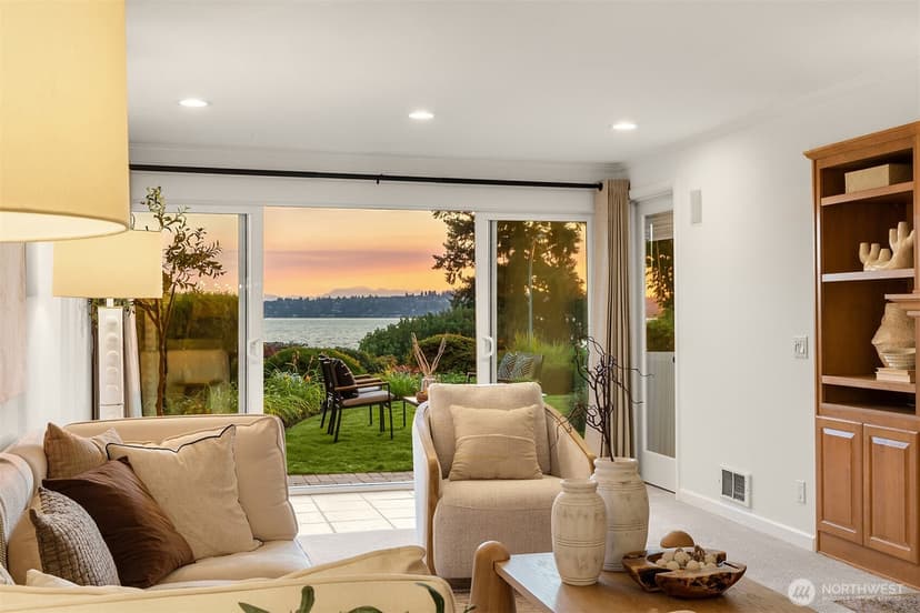 Property photo for 6620 Lake Washington Boulevard NE #101, Kirkland photo 8