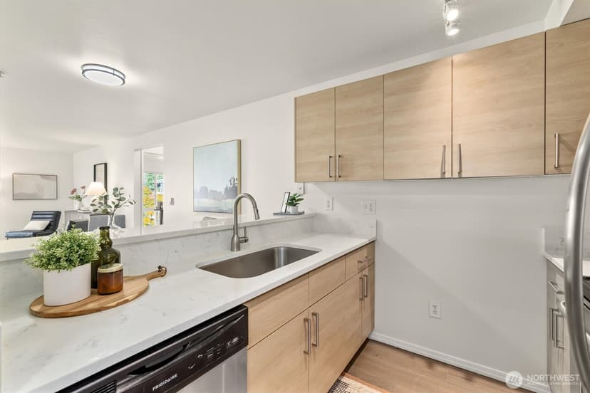 Property photo for 2901 S Jackson Street #507, Seattle photo 4