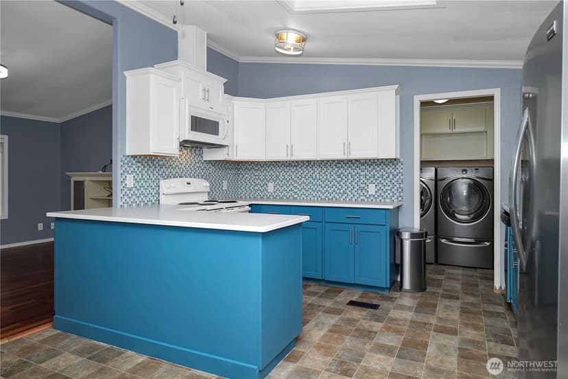 Property photo for 15253 Pine Drive, Renton photo 7