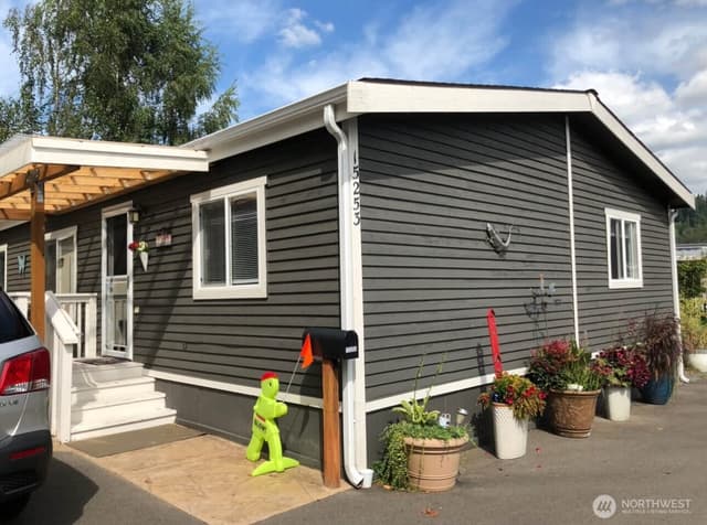 Property photo for 15253 Pine Drive, Renton