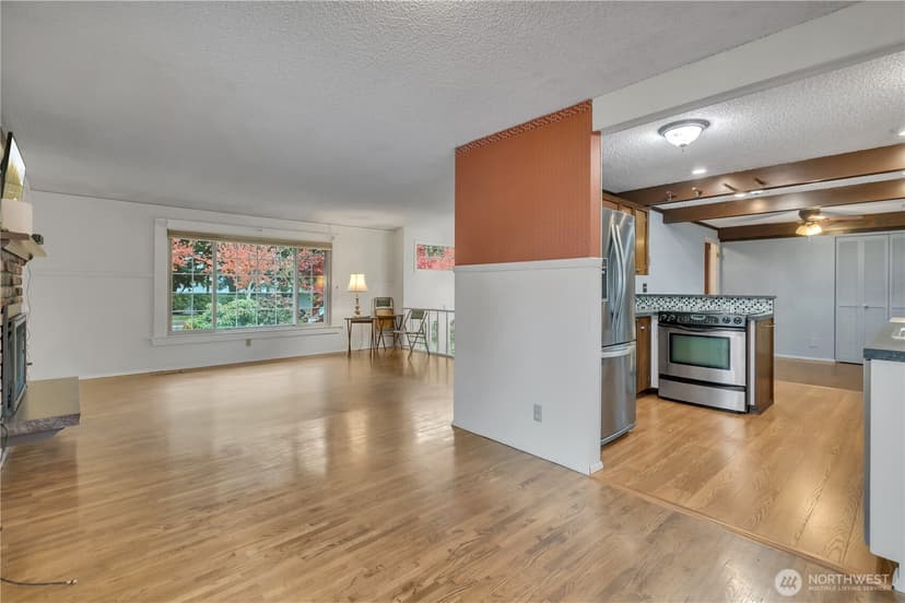 Property photo for 19227 8th Avenue S, Des Moines photo 11