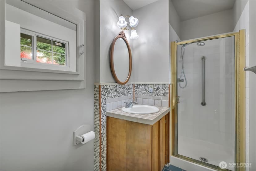 Property photo for 19227 8th Avenue S, Des Moines photo 19