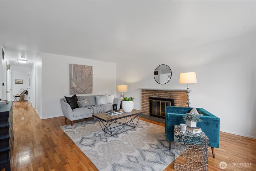 Property photo for 5561 16th Avenue S, Seattle photo 2
