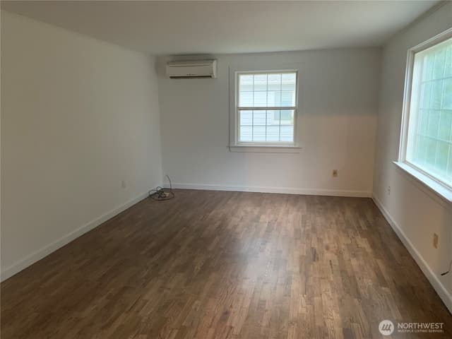 Property photo for 12811 10th Avenue S, Burien photo 5