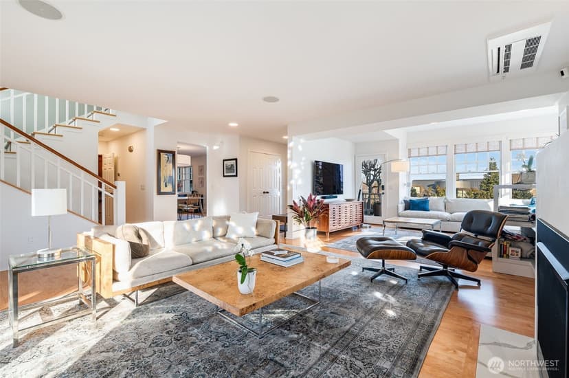 Property photo for 903 Lakeside Avenue S, Seattle photo 7