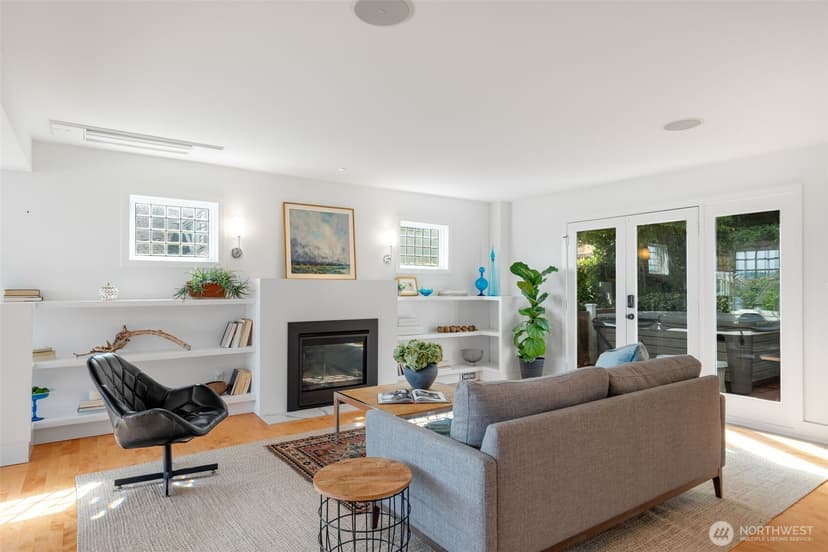Property photo for 903 Lakeside Avenue S, Seattle photo 6