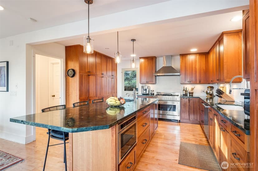 Property photo for 903 Lakeside Avenue S, Seattle photo 13