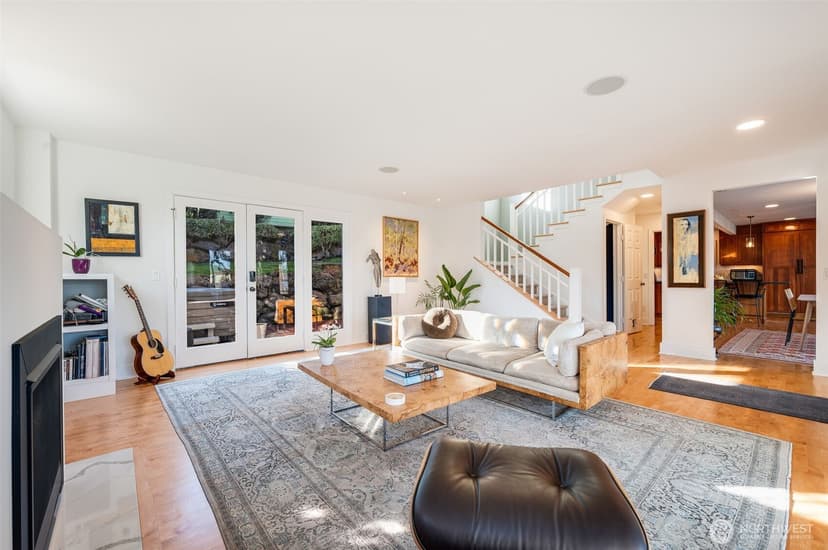 Property photo for 903 Lakeside Avenue S, Seattle photo 9