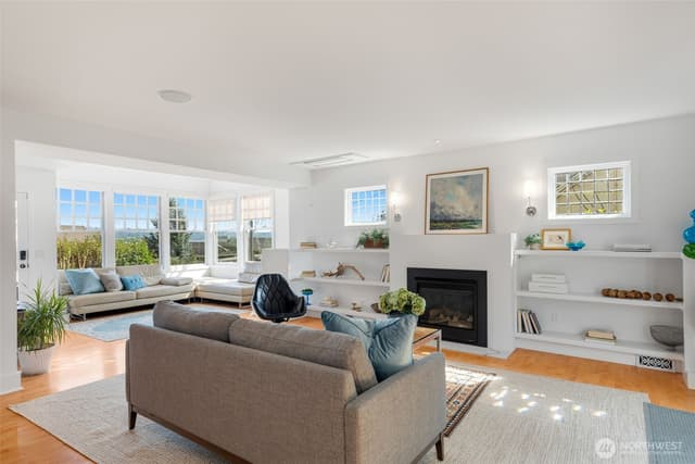 Property photo for 903 Lakeside Avenue S, Seattle photo 5